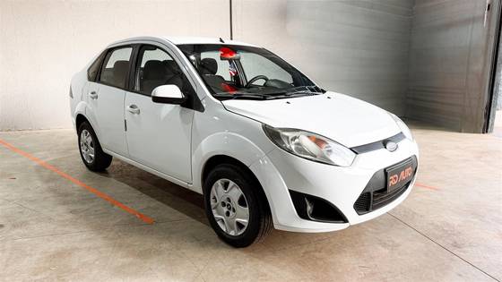 FORD FIESTA 1.6 ROCAM SEDAN 8V FLEX 4P MANUAL